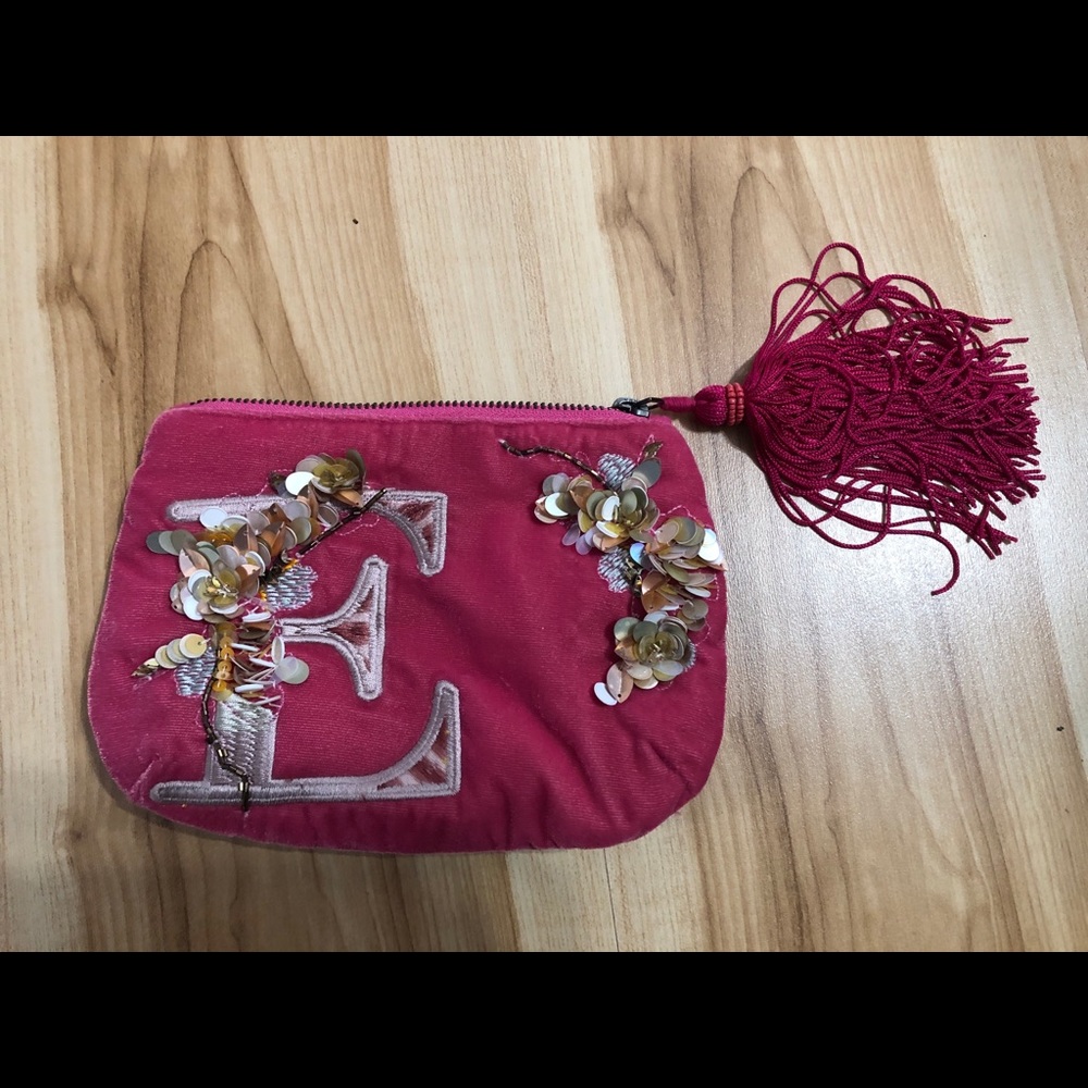 3/$30 ✨ Pink ‘E’ Tassel Purse